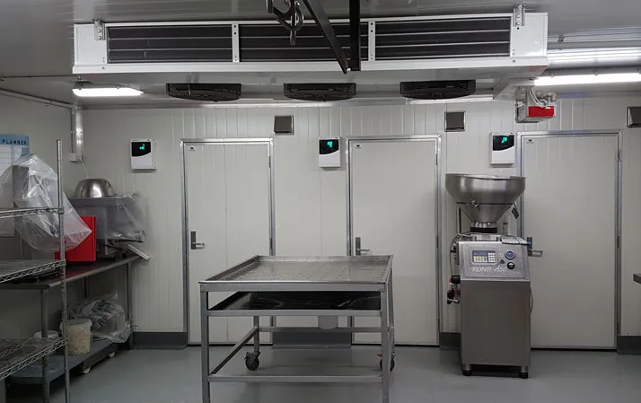 Laboratoire de transformation alimentaire avec chambres froides